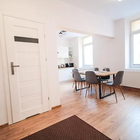 Apartment Center Standard 6 *